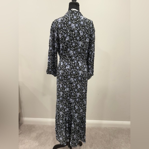 Zara White Buttoned A-Line Dress with Notched Collar - Picture 4 of 6